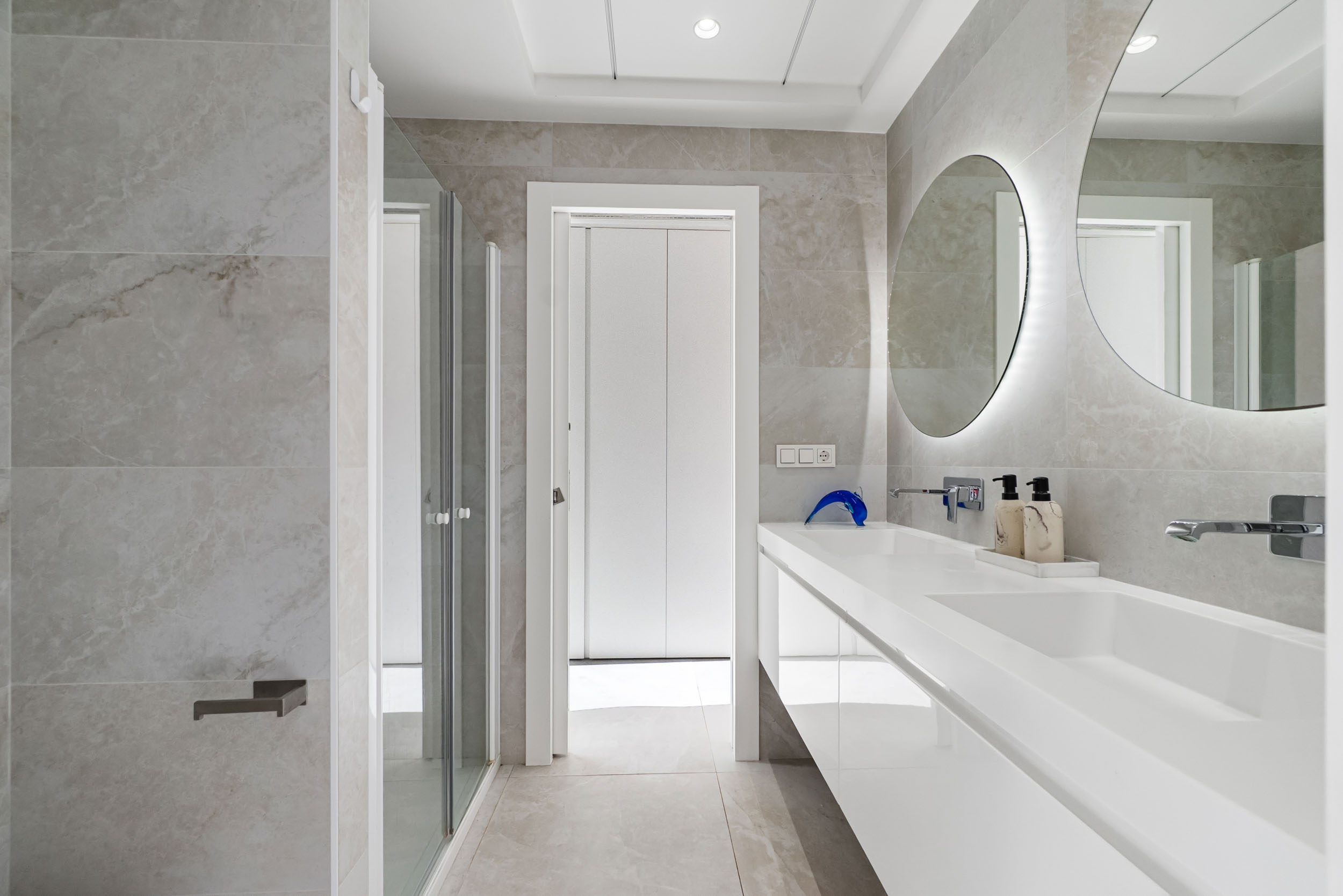 Walk-in shower real estate photo