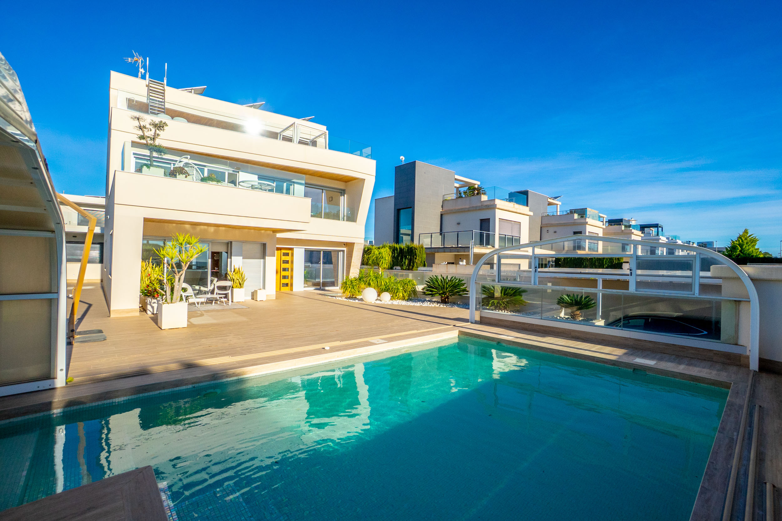 Curb appeal exterior real estate photo