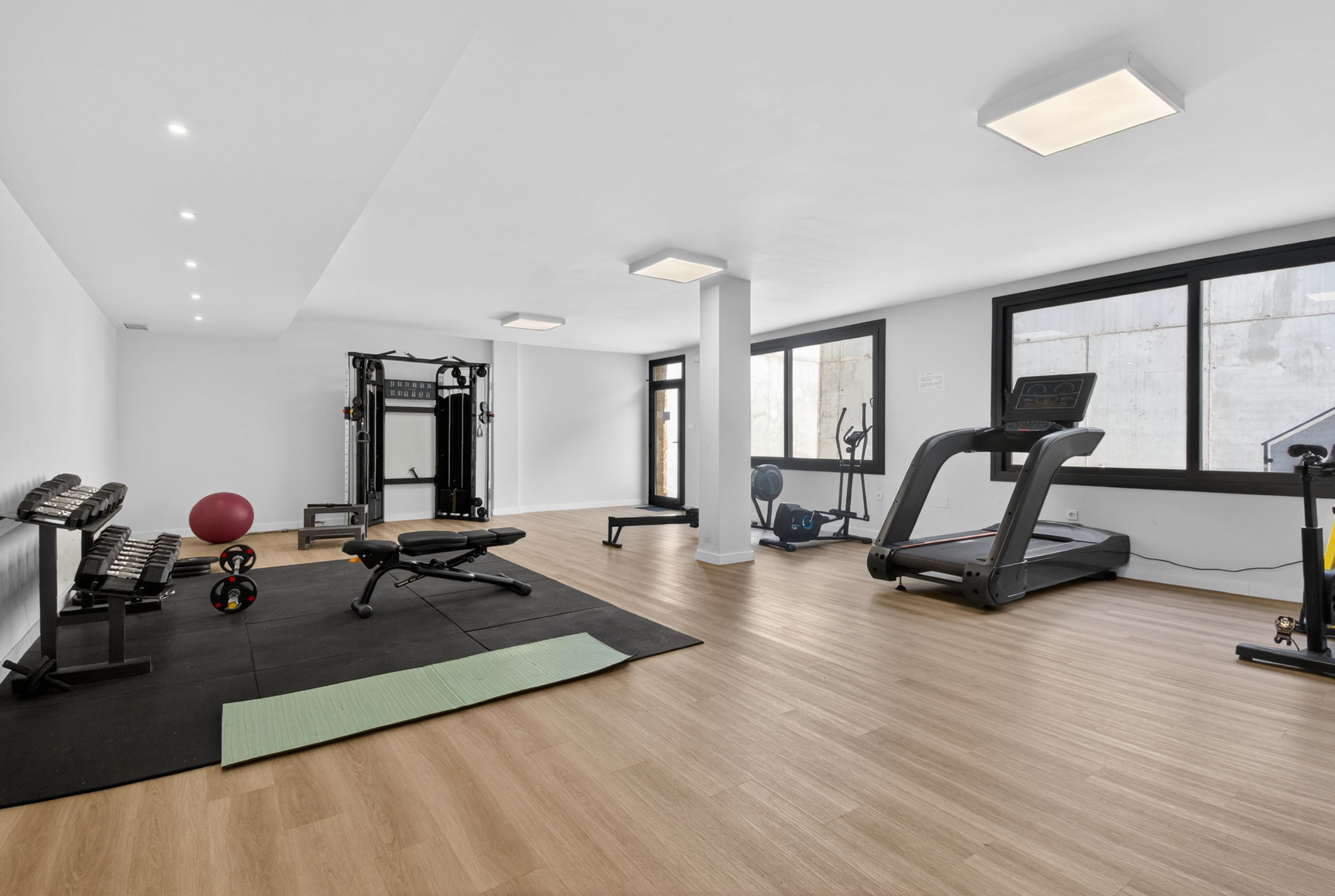 Home gym real estate photo